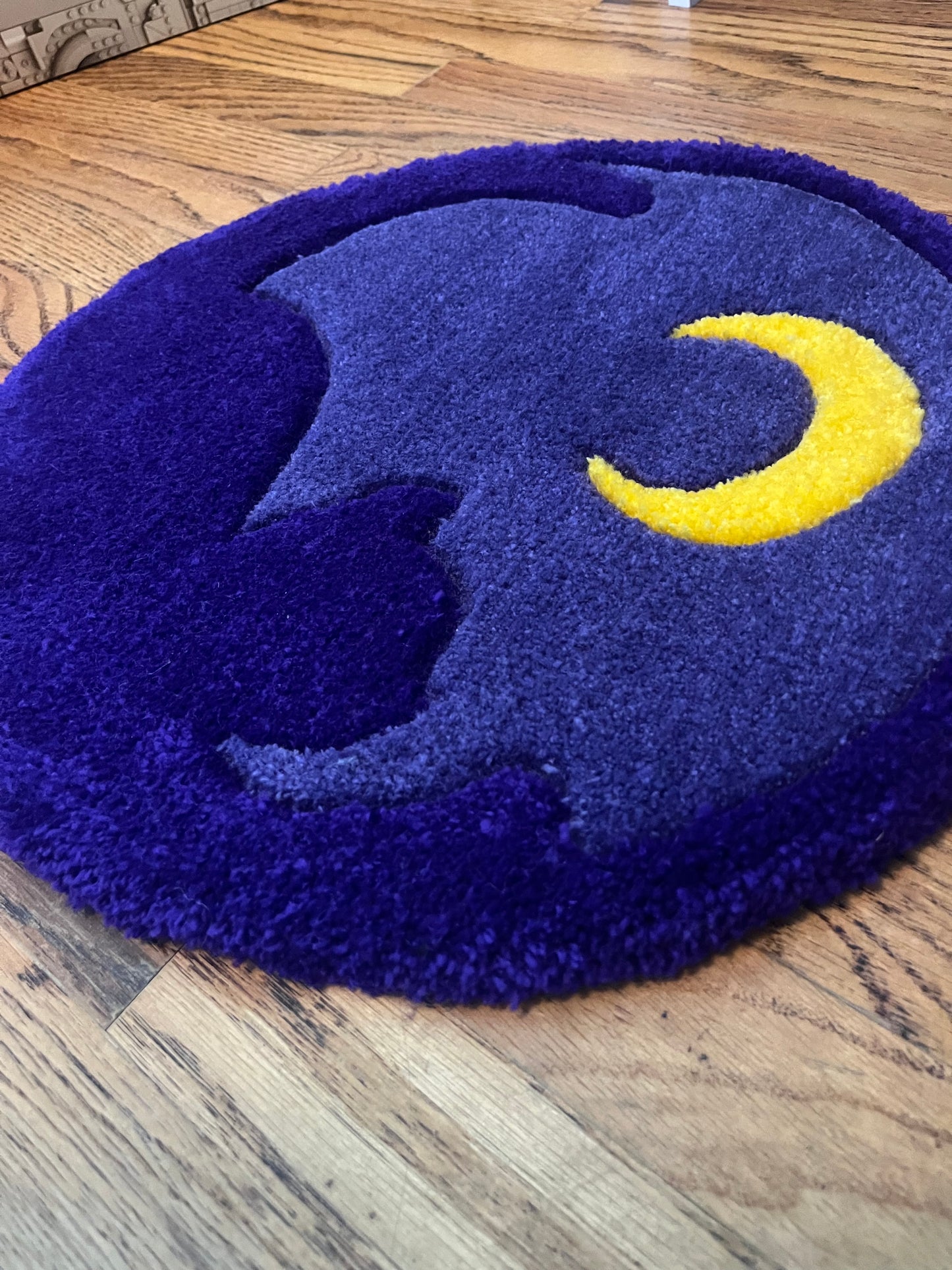 Pretty Guardian Cat Rug